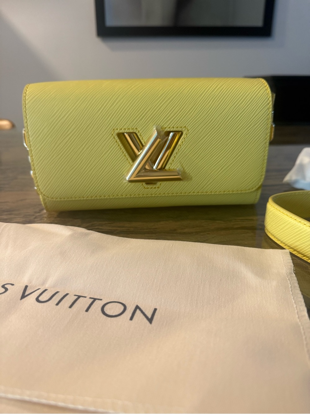 ☀️ PERFECT SUMMER BAG! Yellow with gold chain